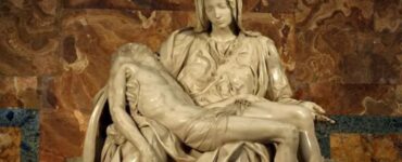 Pietà di Michelangelo in primo piano