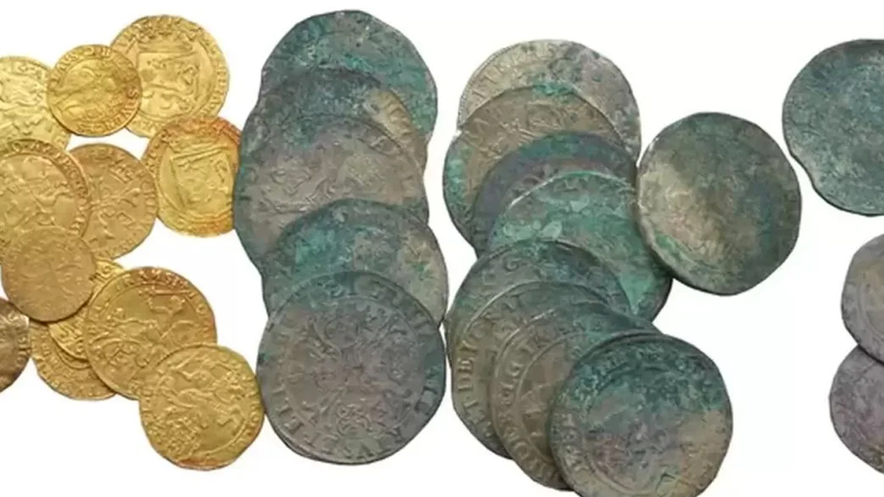 Tesoro di monete del XVII scoperto durante una ristrutturazione