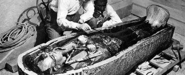 faraone Tutankhamon venne mummificato con pene in erezione