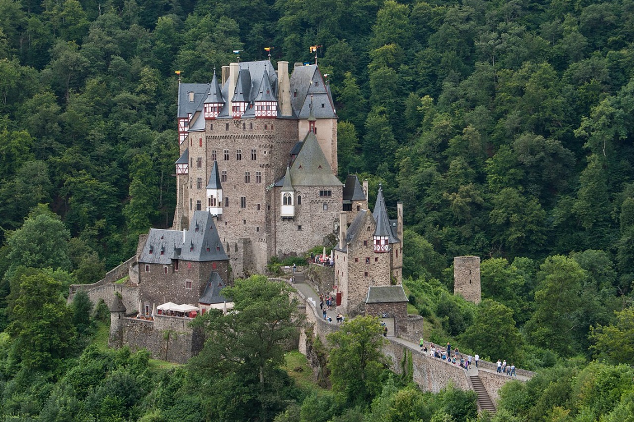 Castello di Eltz fotografia della valle
