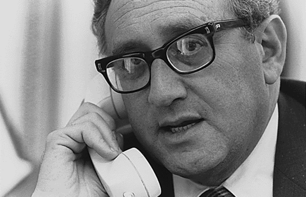 Henry Kissinger al telefono