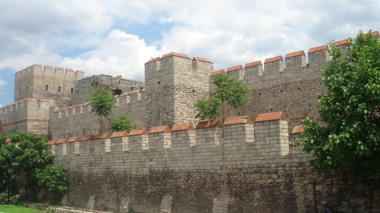 Mura teodosiane di Costantinopoli, sfruttate da Giustiniani Longo