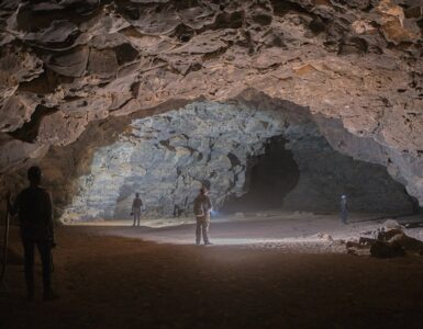 Umm Jirsan preziose rivelazioni sulla grotta più grande d'Arabia