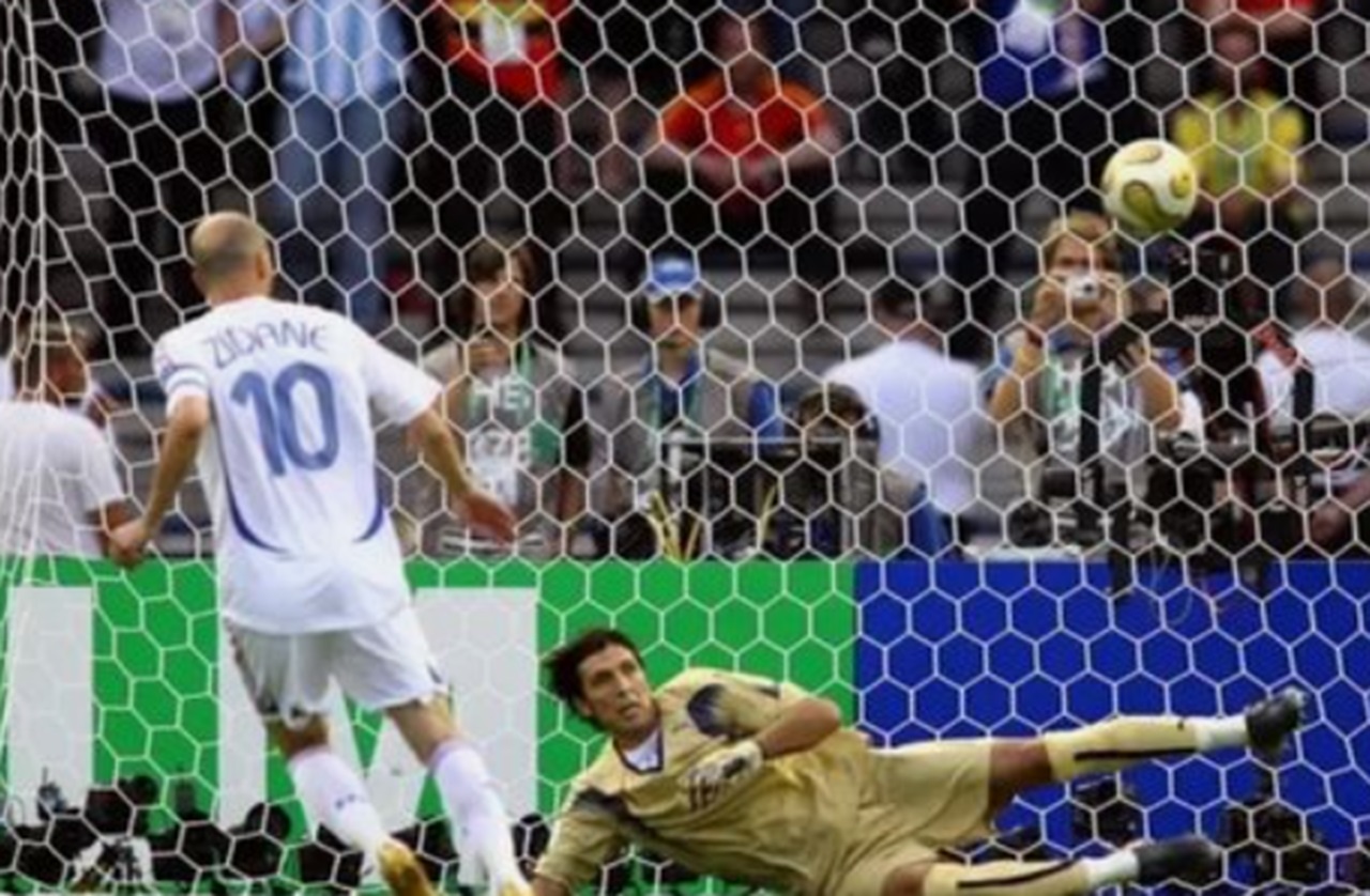 Rigore di Zidane durante la finale del 9 luglio 2006