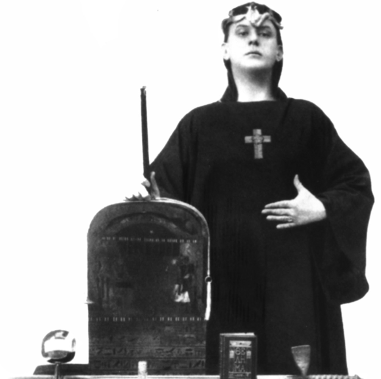 Aleister Crowley abiti cerimoniali