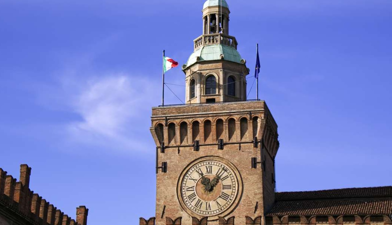 orologio torre di Bologna