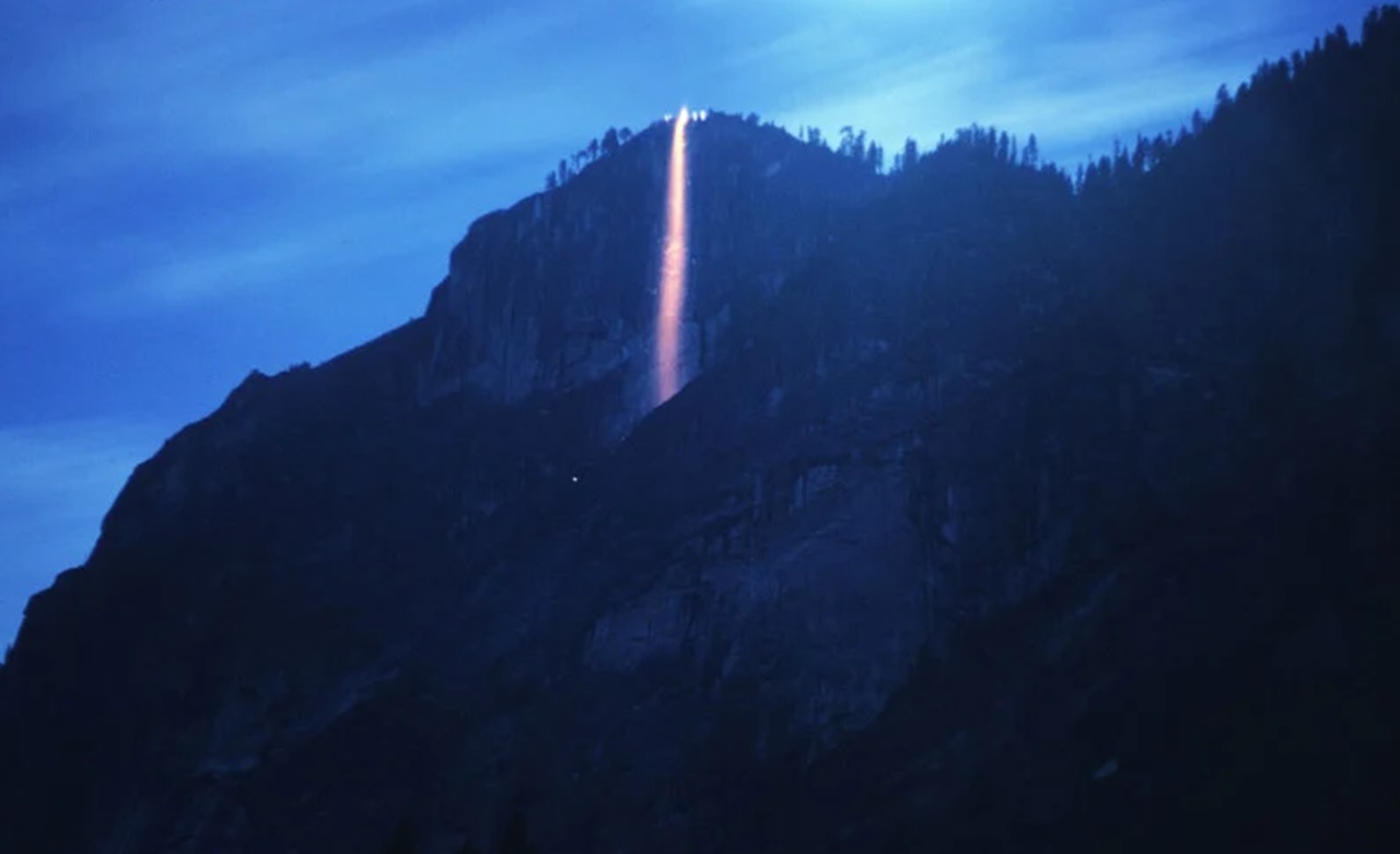 cascata di fuoco fotografia del 2003