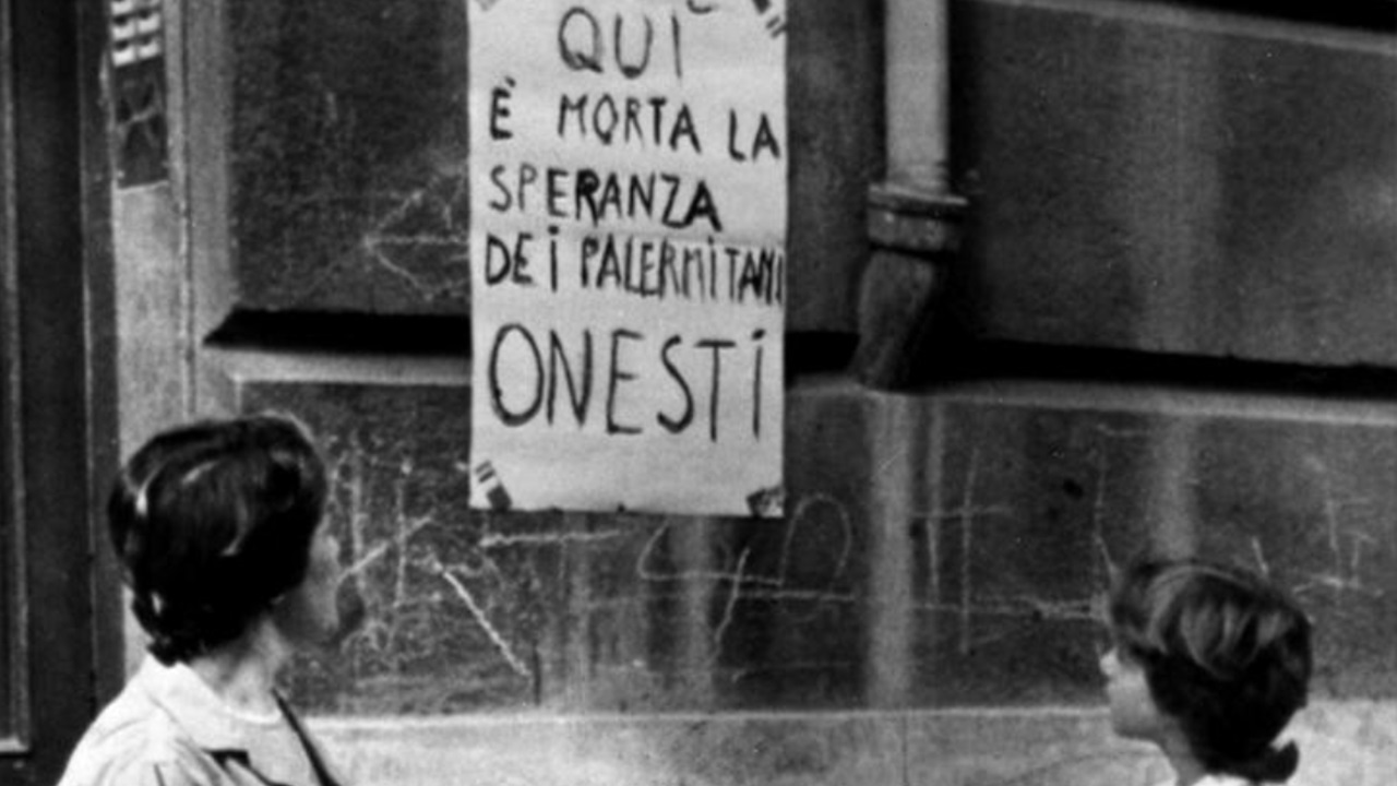 Foto del giorno: "Qui è morta la speranza dei palermitani onesti"