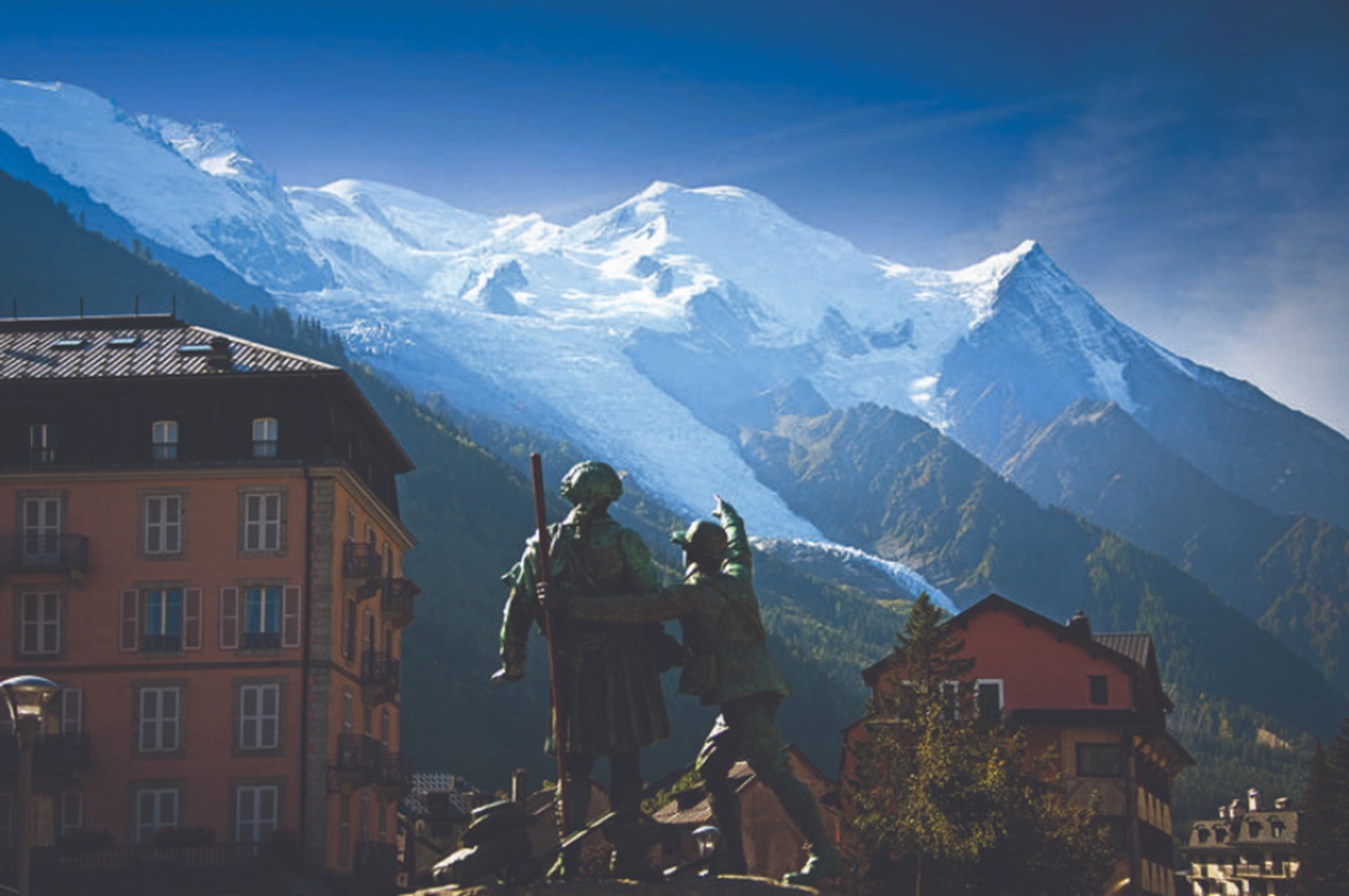 Monte Bianco monumento a Saussure e Balmat nel comune di Chamonix