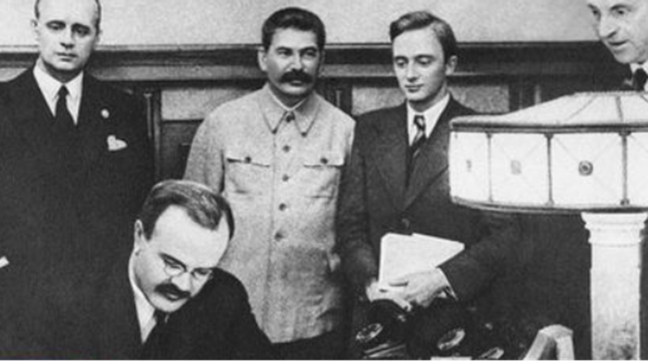 firma patto Molotov-Ribbentrop il 23 agosto 1939