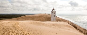 Avete mai visto un faro con le ruote? No? Allora la storia di Rubjerg Knude fa per voi