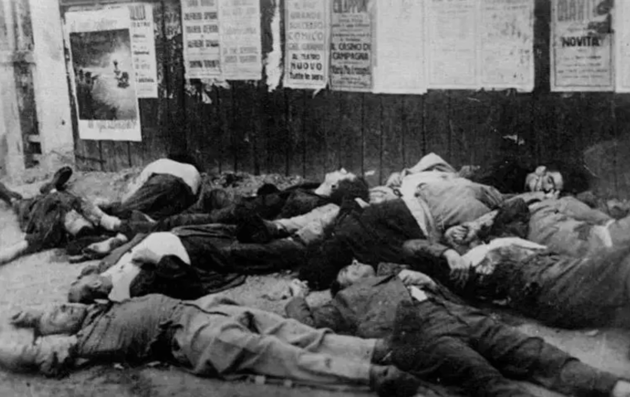 I martiri di piazzale Loreto fotografia strage 10 agosto 1944