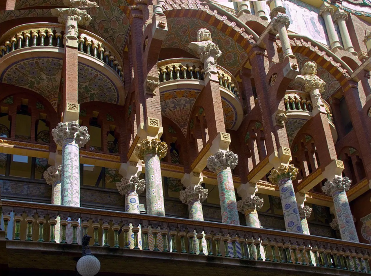 Palau de la Música Catalana colonnato 