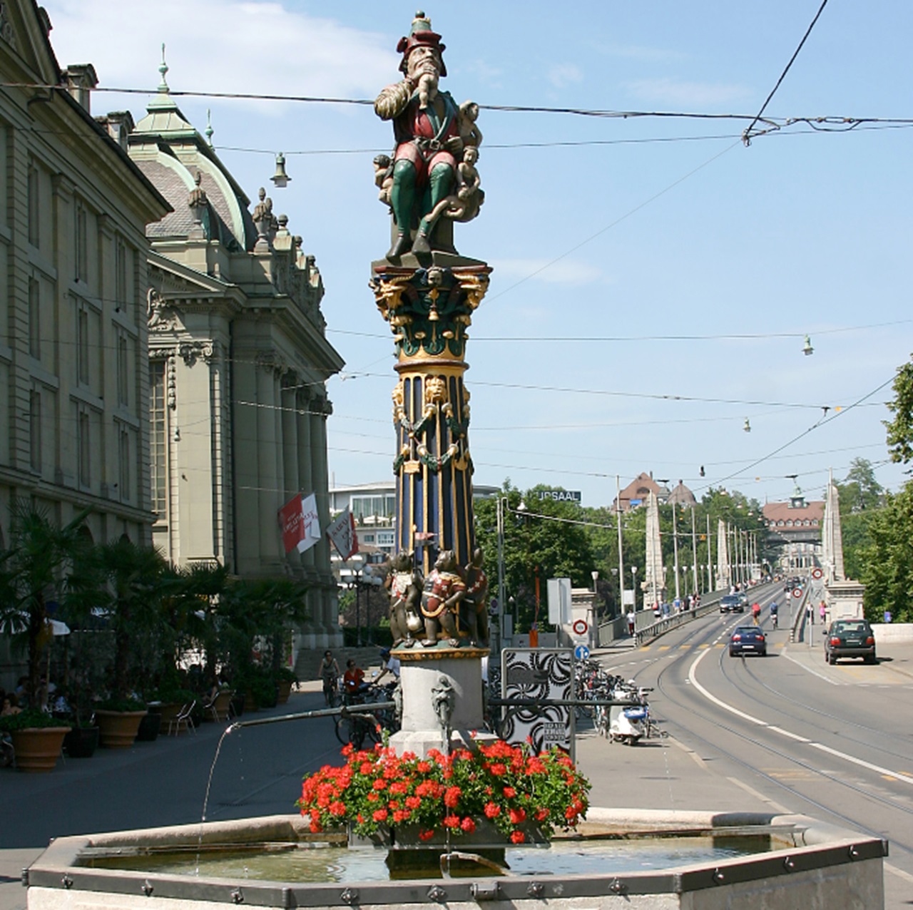 statua mangia-bambini centro di Berna