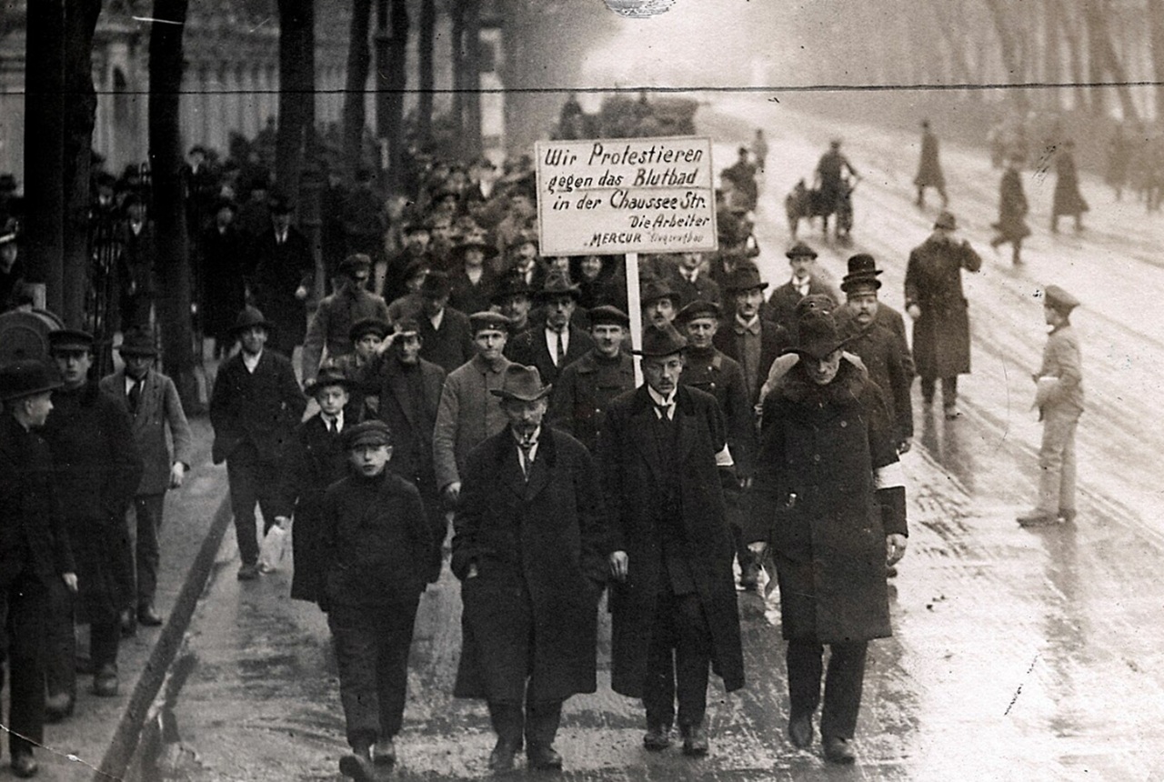 4 gennaio manifestanti Berlino 1919