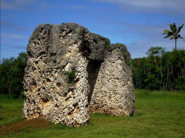 porta megalitica trilite