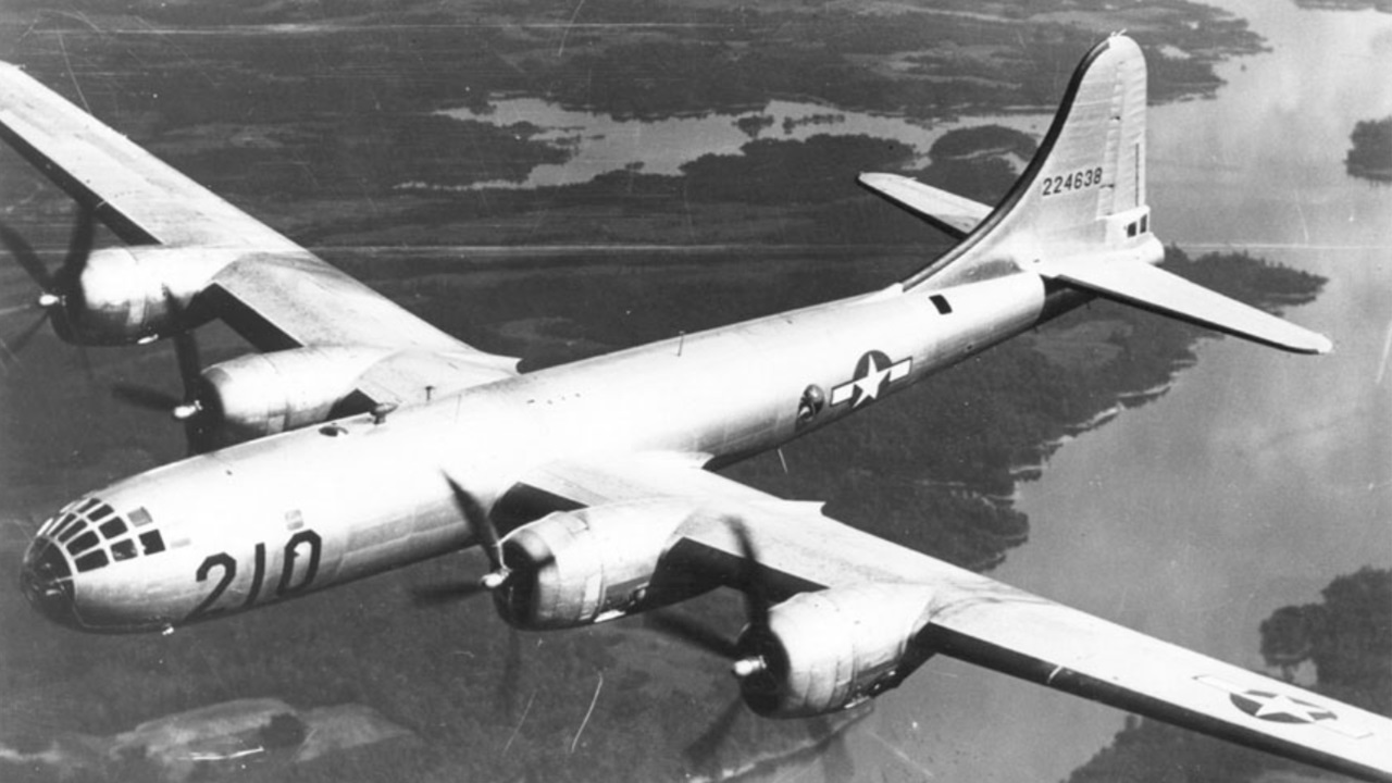 bomba atomica foto B-29 in volo