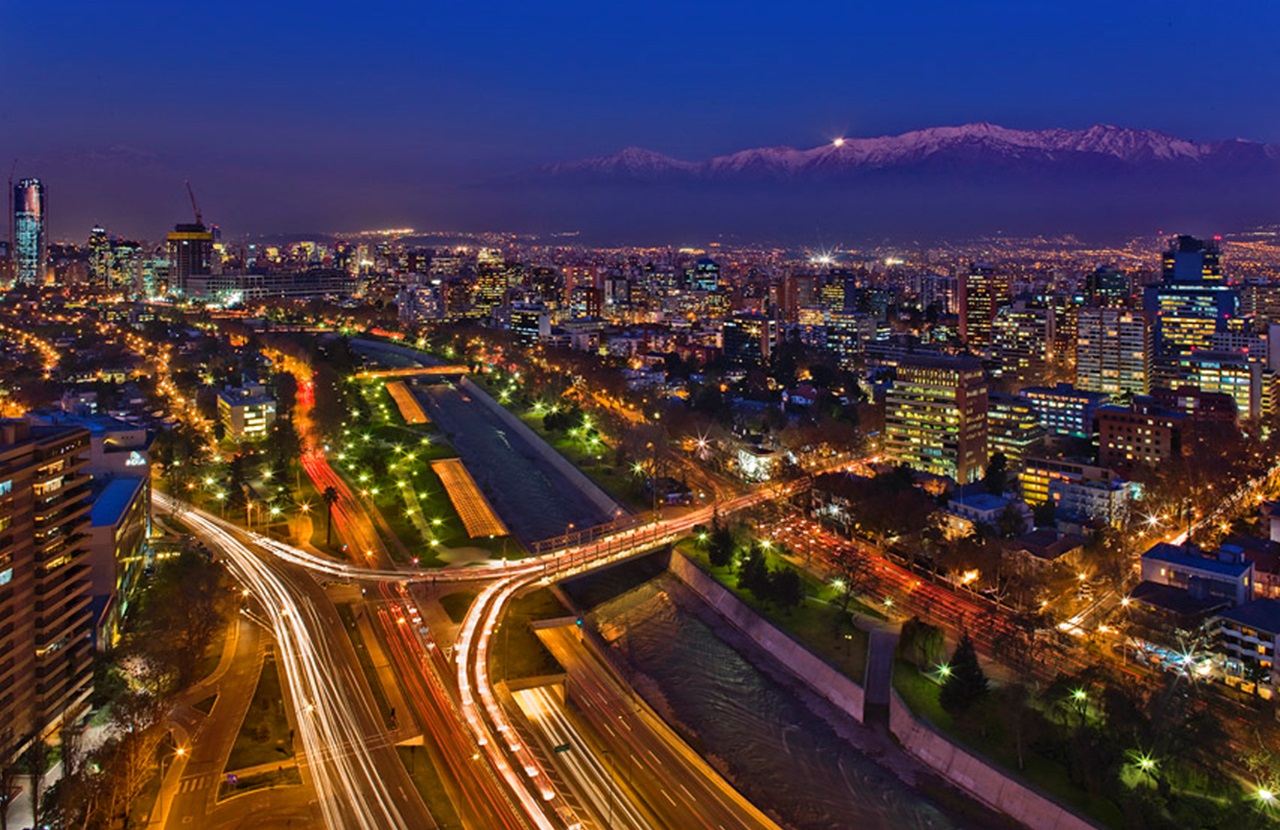 12 febbraio immagine Santiago di notte