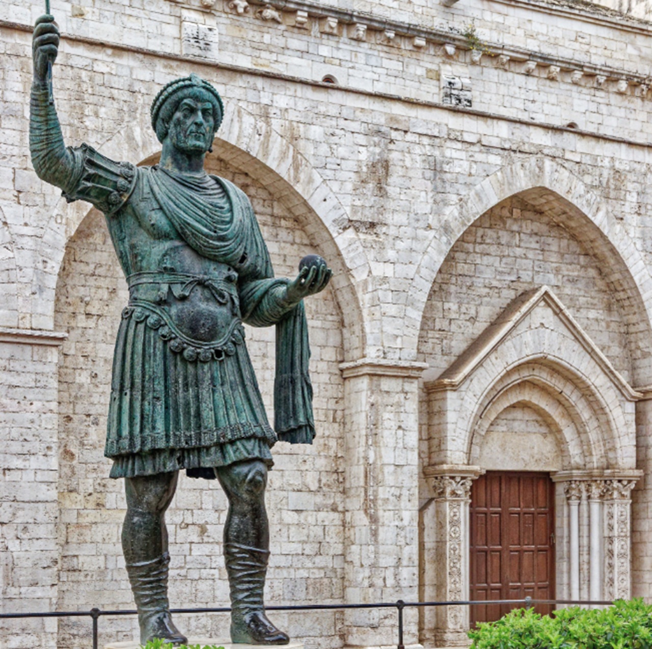 Colosso di Barletta simbolo città pugliese