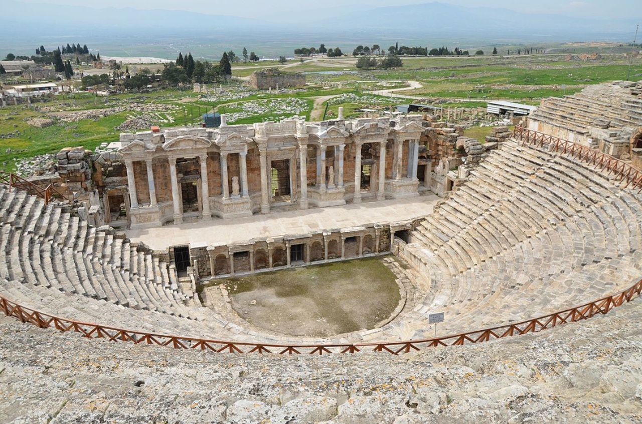 porte dell'inferno teatro romano Hierapolis, Turchia